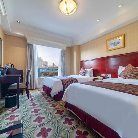 Ramada Yichang Hotel Kültér fotó