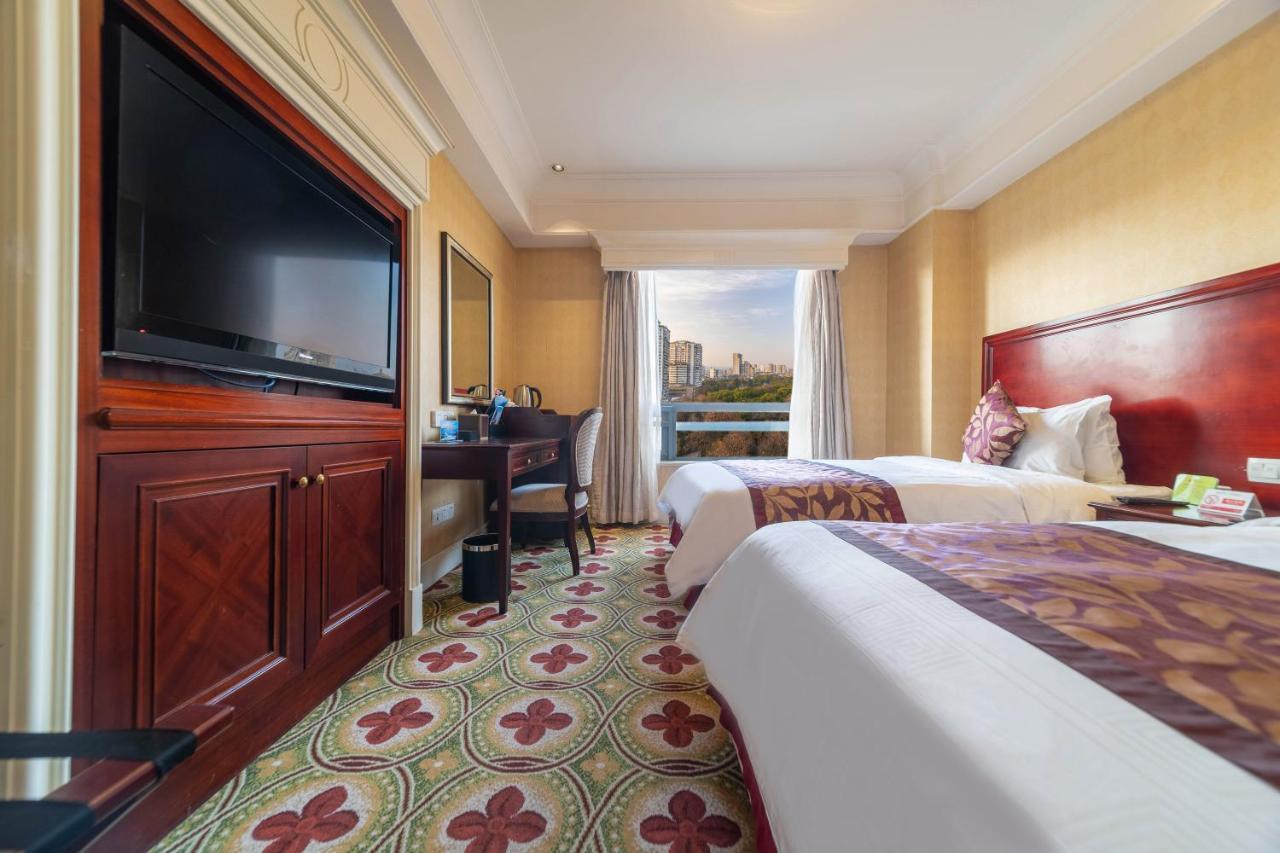 Ramada Yichang Hotel Kültér fotó