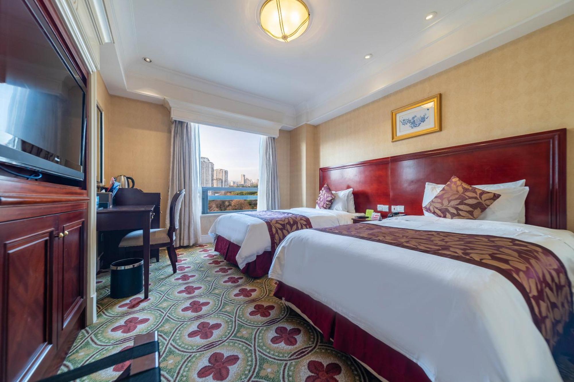 Ramada Yichang Hotel Kültér fotó